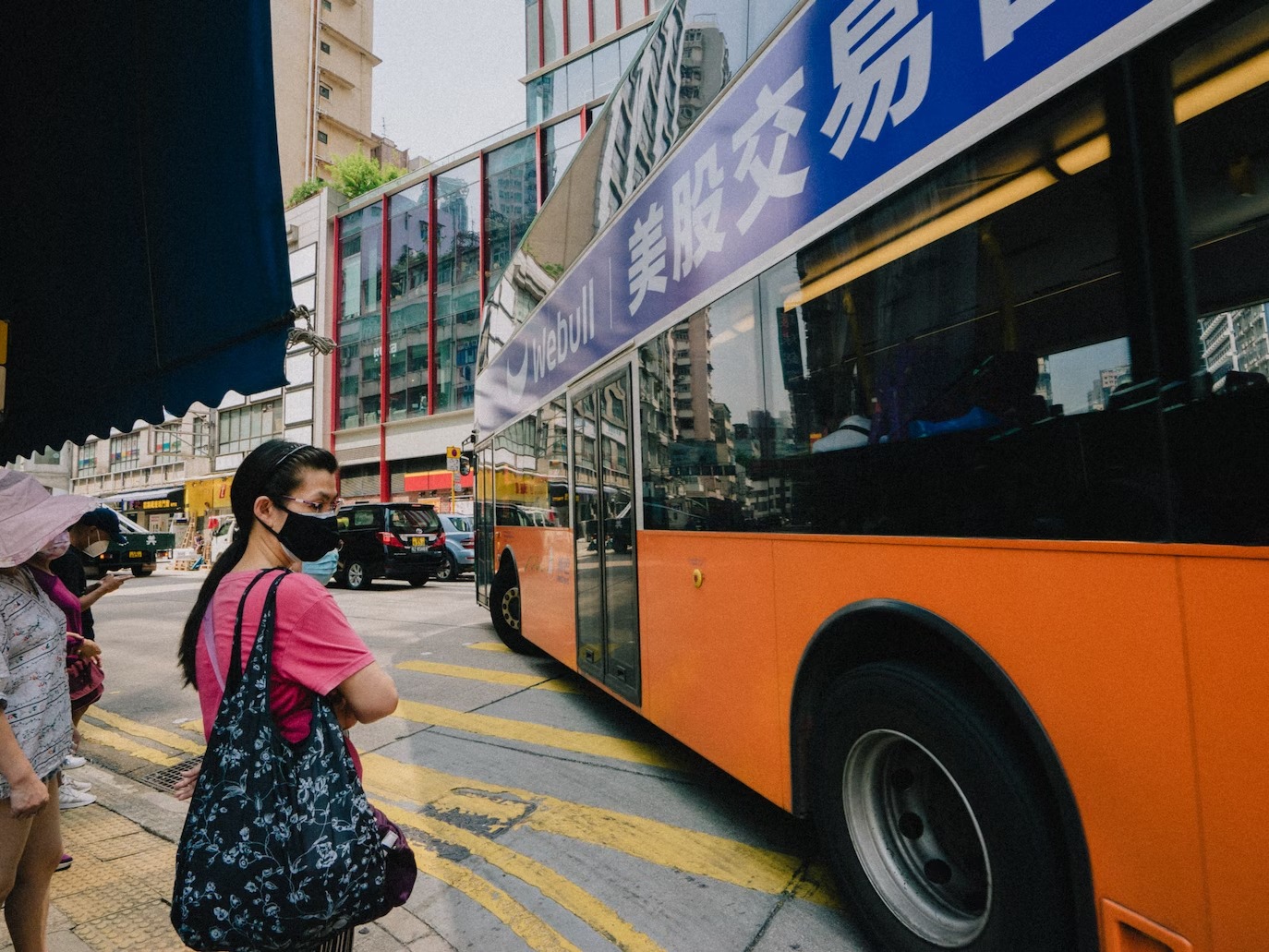 Bezpieczeństwo pieszych a słupki drogowe – jak wpływają na poprawę bezpieczeństwa w mieście?